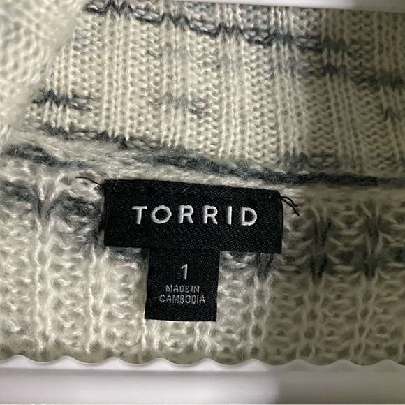 Torrid Women's Soft and Cozy Knit Turtleneck - Picture 5 of 8